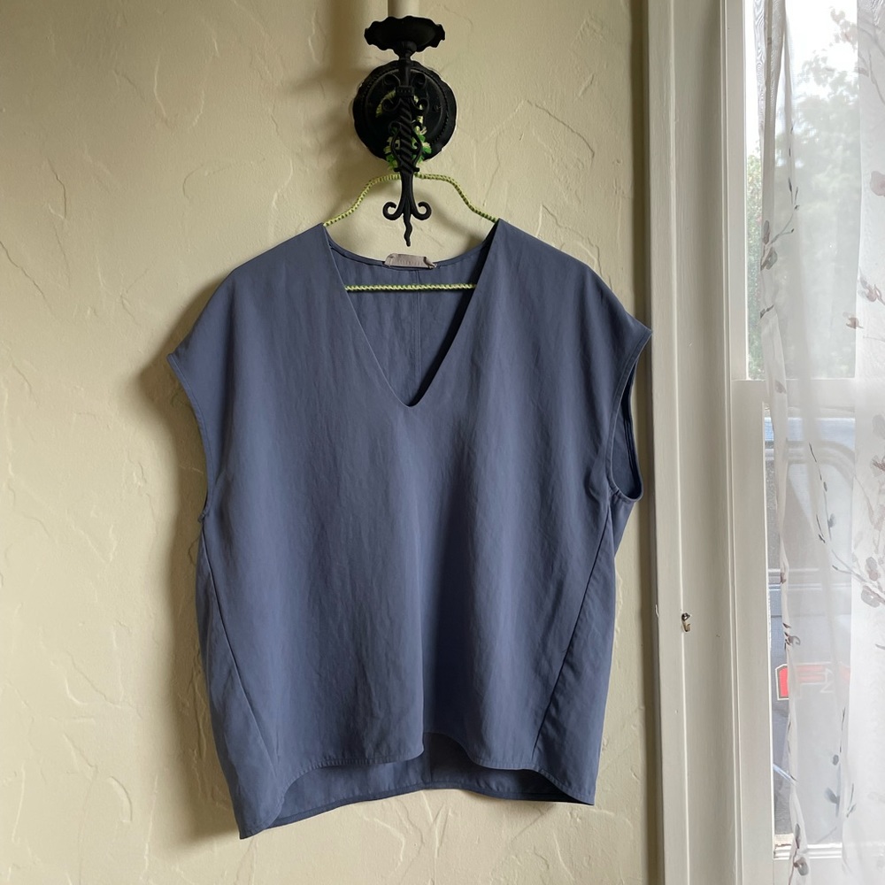 Everlane v neck blouse